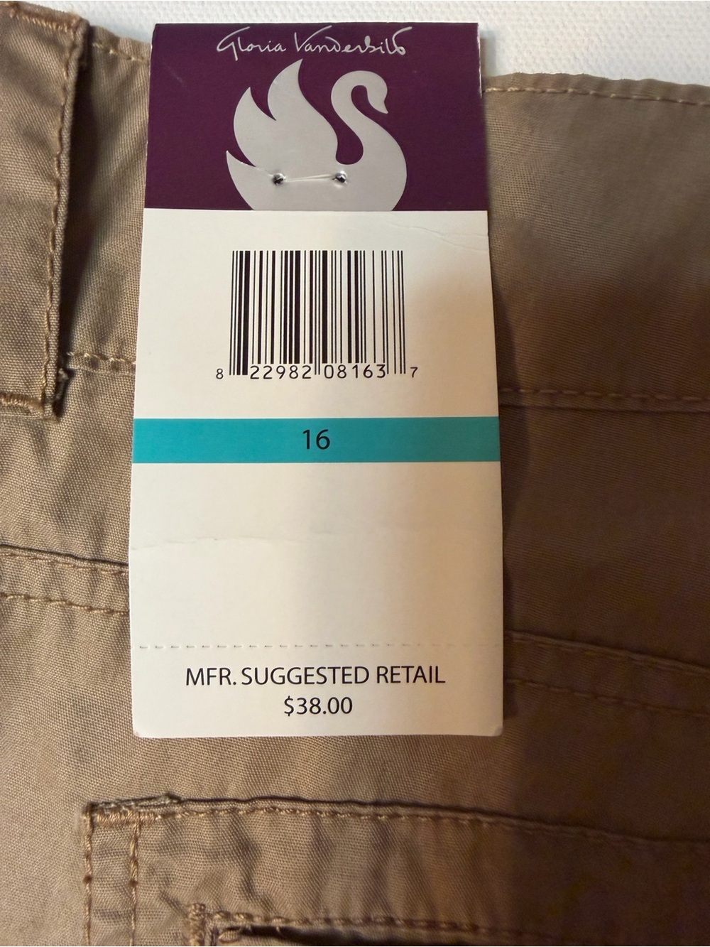 NWT Women's Gloria Vanderbilt Cargo Capri Pants in Khaki Size 16/19" Inseam - Picture 10 of 11